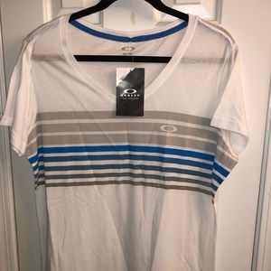 Oakley T-shirt